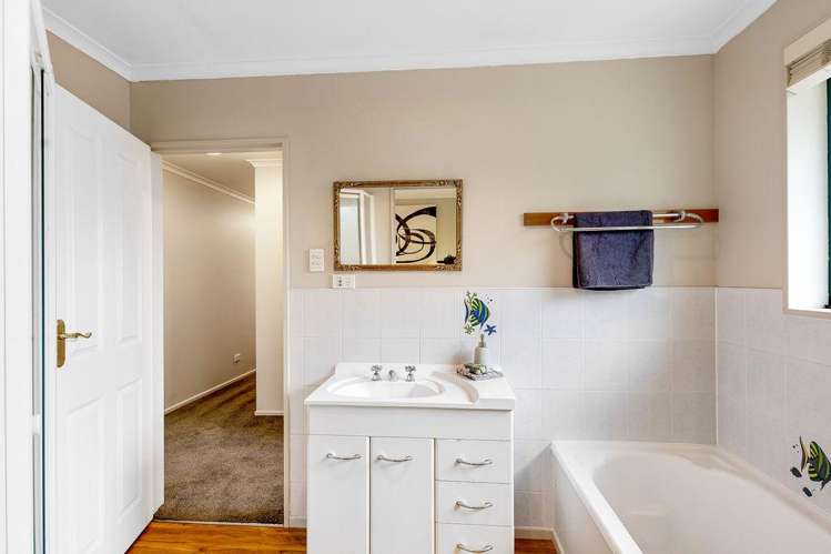 17 Devon Crescent Darfield_13