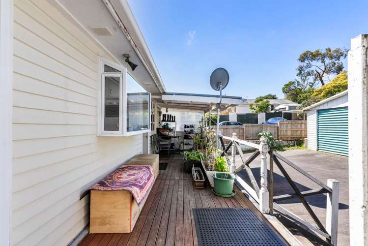 6 Arahoe Road New Lynn_23