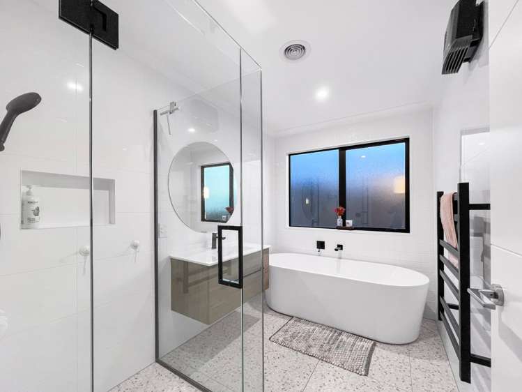 22 Verdeco Boulevard Lincoln_11