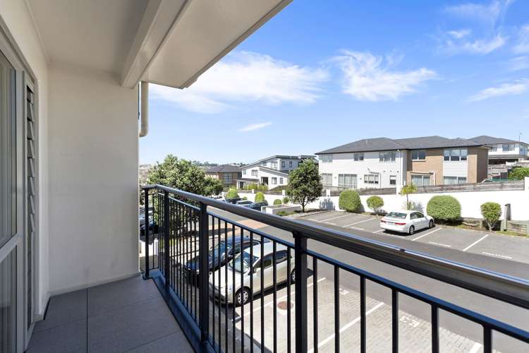 E8/60 Masons Road Oteha_5