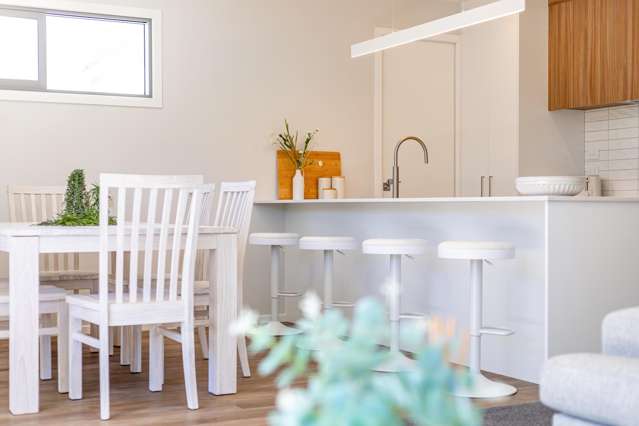 Brand-New Elderslea Living