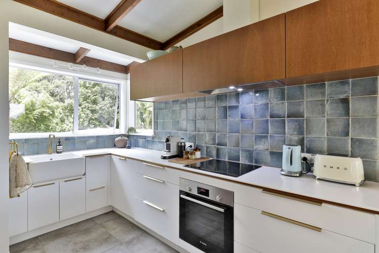 242 Glengarry Road Glen Eden_9