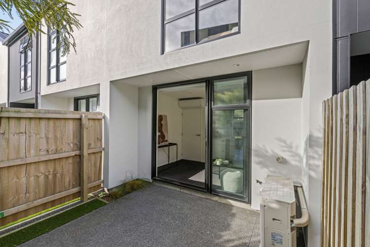 6/35 Gracefield Avenue_3