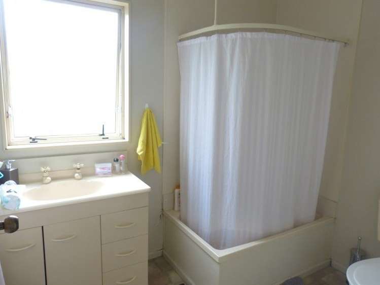 20 Corbett Place Onekawa_13