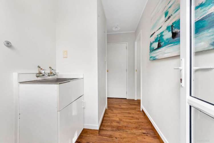 33 Lilburn Crescent Massey_5