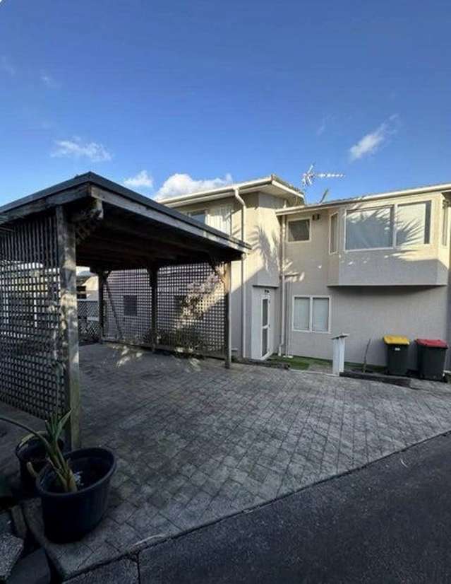 3 Bedroom in Te Atatu South - This Won't Last Long!