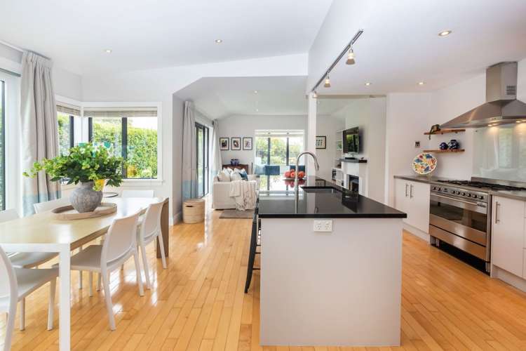 11 Lloyd Street Strowan_10