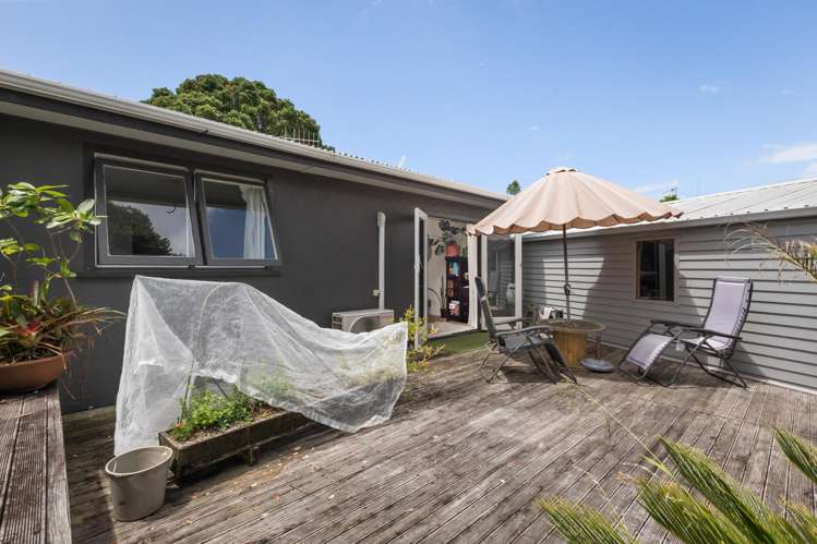 11 Roretana Drive Athenree_21