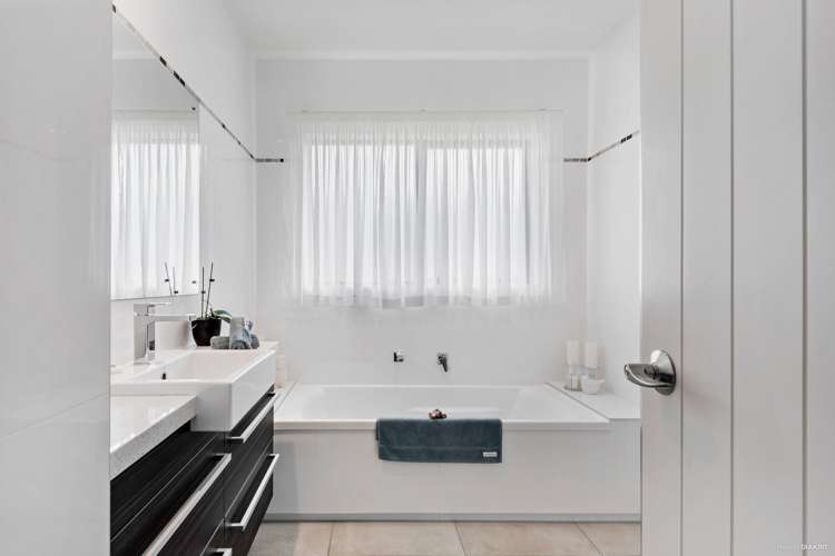 3 Andalusian Way Karaka_18