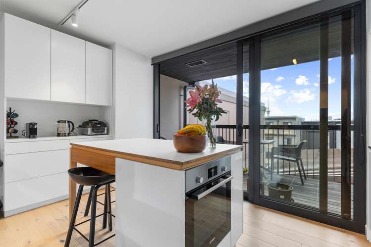 222/38 Khyber Pass Road_2