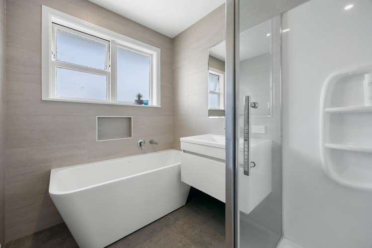 1/4 Grassways Avenue Pakuranga Heights_11