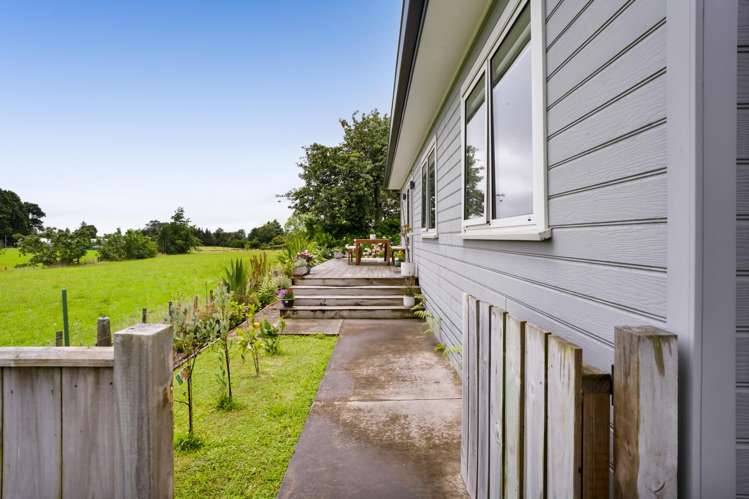 8 Manatu Lane Inglewood_17