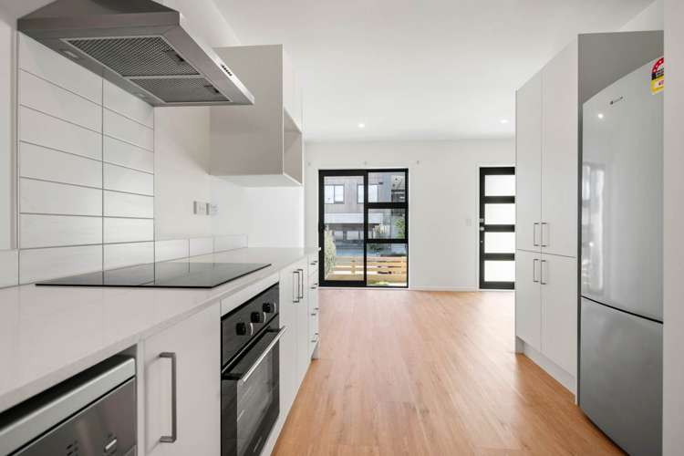 20 Rauemi Way Te Atatu South_11