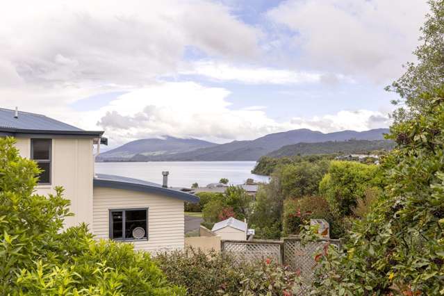 Well-Presented off Ihaia