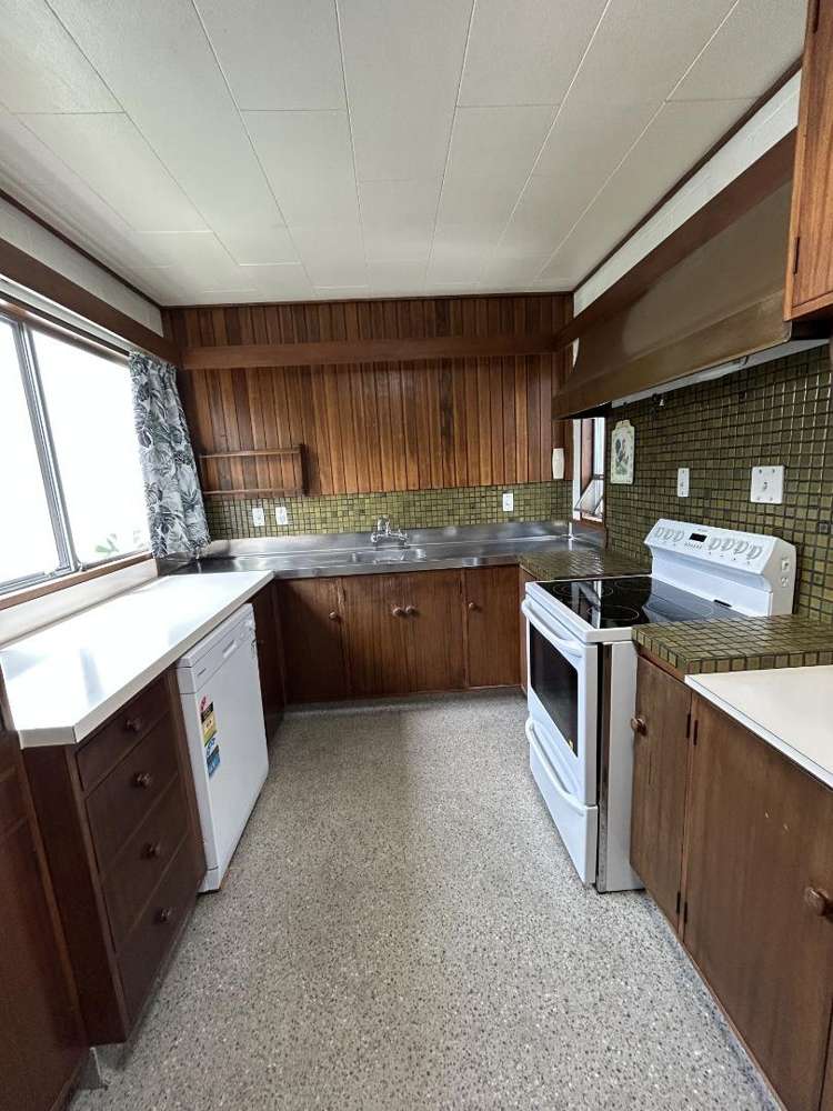 8 Miller Place 10754_2