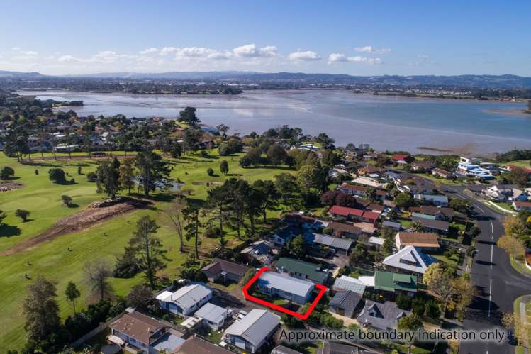 1/139 Carnoustie Drive Wattle Downs_1