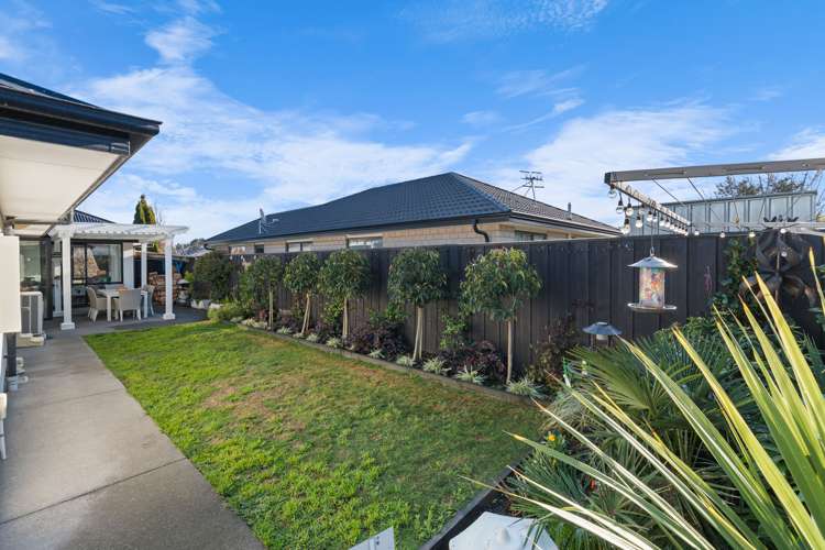 27 Faringdon Boulevard Rolleston_29