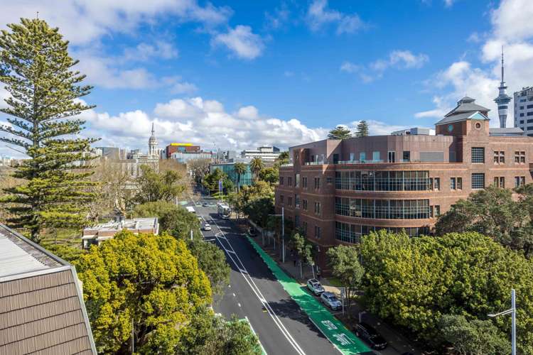 807/138 Anzac Avenue_3