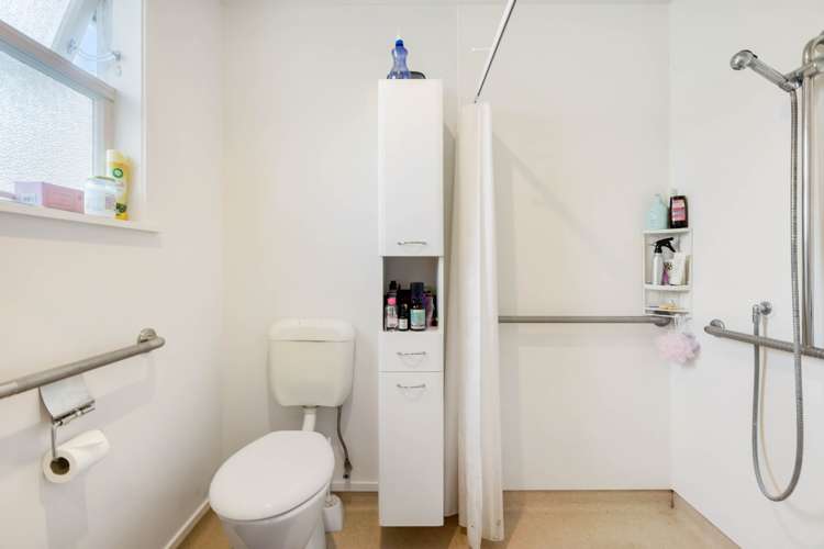 1/7 Lillian Place Orewa_11