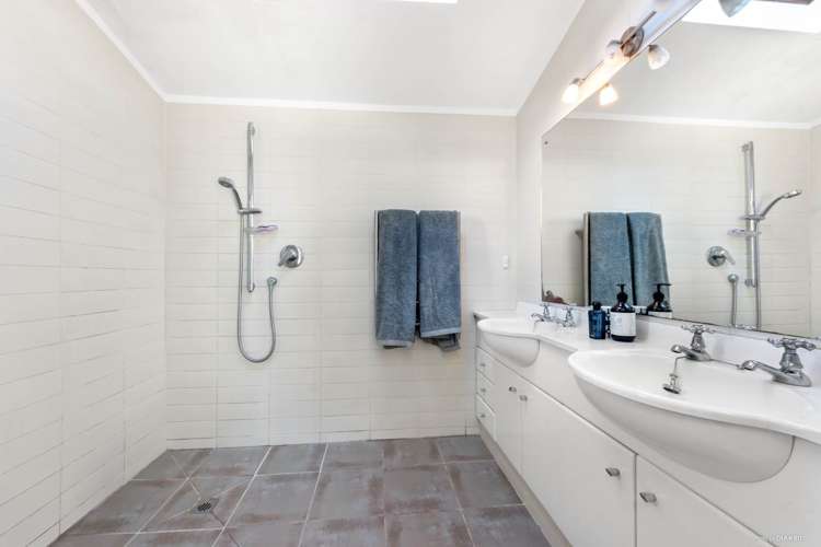 332 Waitakere Road Taupaki_15