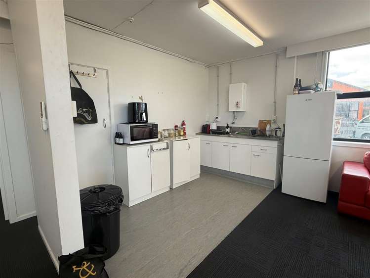 22b Kingsford Smith Street Rongotai_17