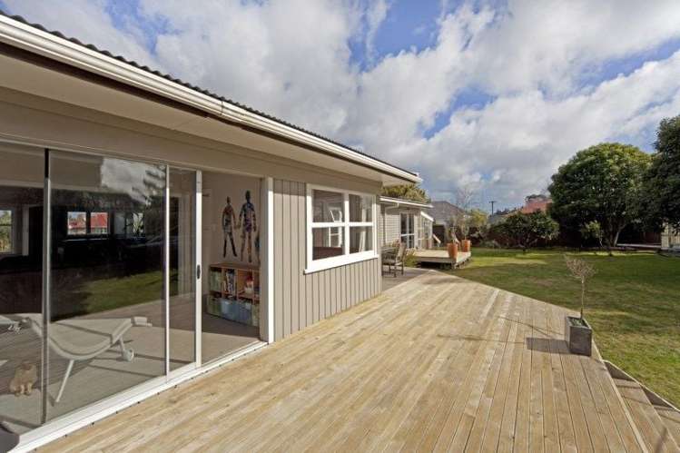 1 Helga Crescent Te Atatu Peninsula_21