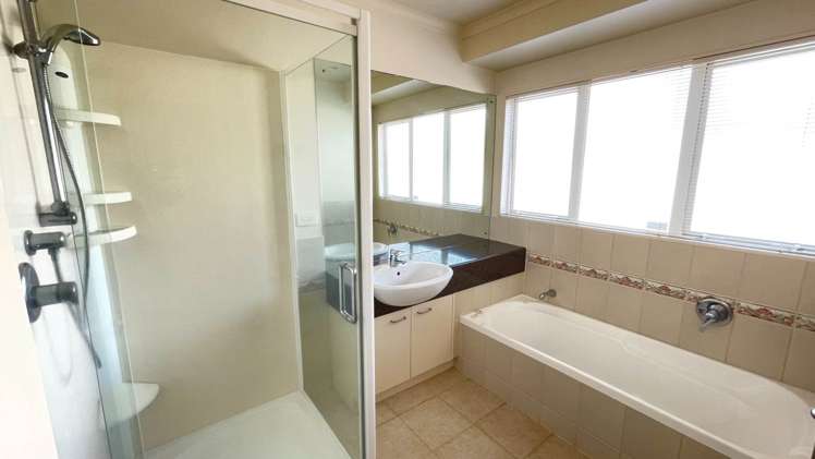 9 Hoani Glade Saint Johns_15