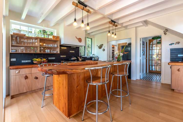 78 Queens Drive Oneroa_11