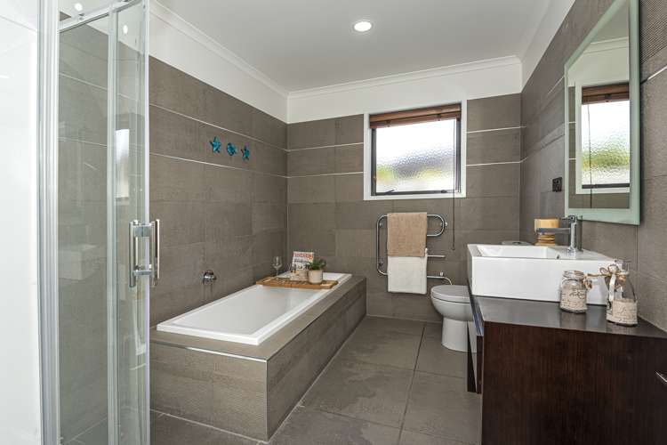 38 Key West Drive One Tree Point_21