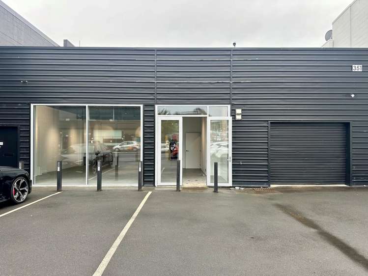 351 New North Road_0