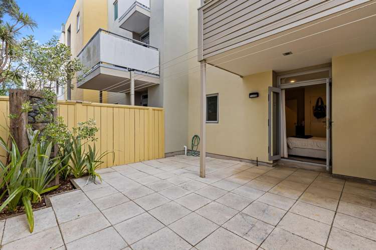 34/305 Evans Bay Parade Hataitai_15