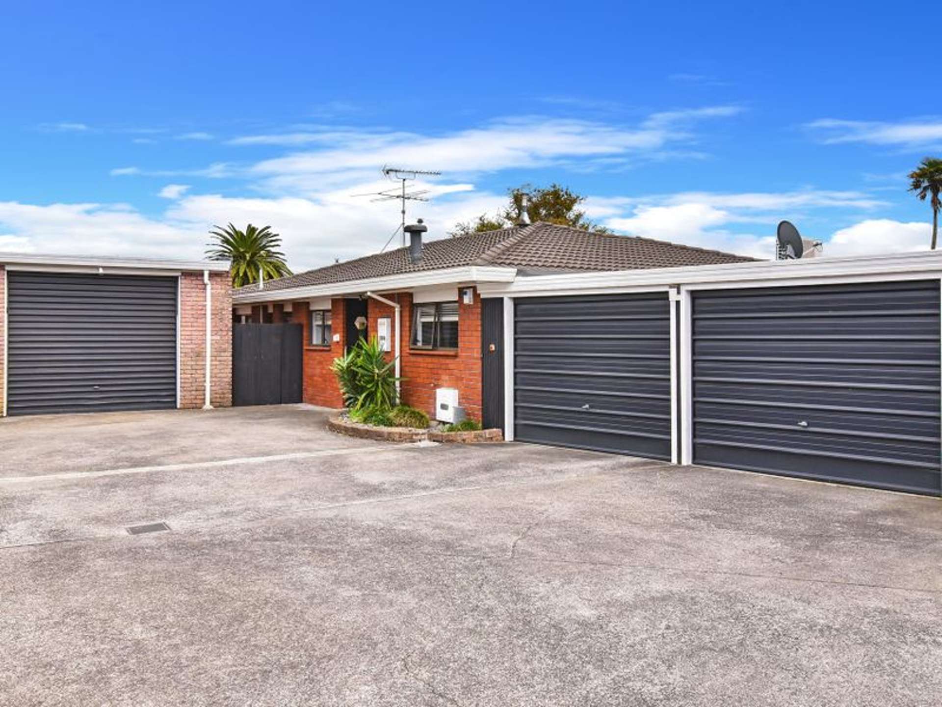 2/10 Tulloch Place Conifer Grove_0