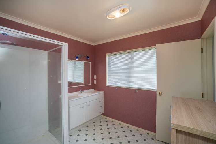 140 Pacific Drive Fitzherbert_12