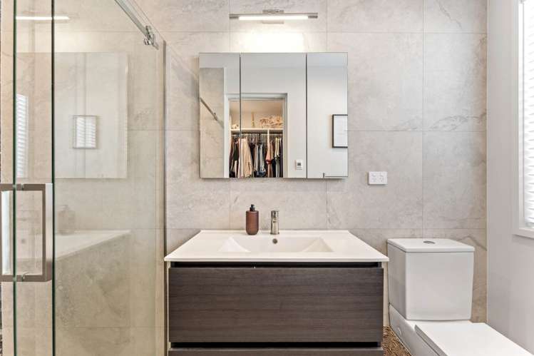 8 Matahae Crescent Milldale_12