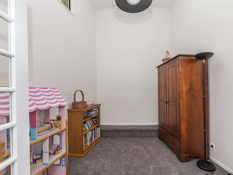 7 Inverell Way Seatoun_21