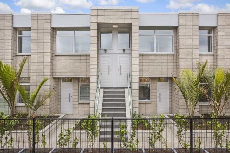 7 Bickerton Way Flat Bush_9