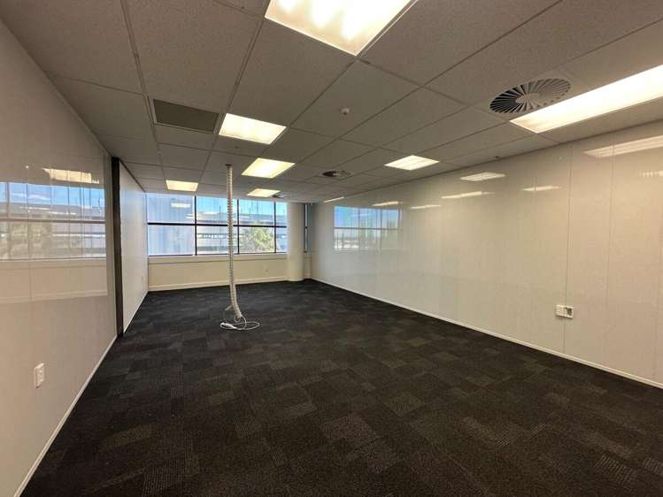 22 Amersham Way City Centre_3