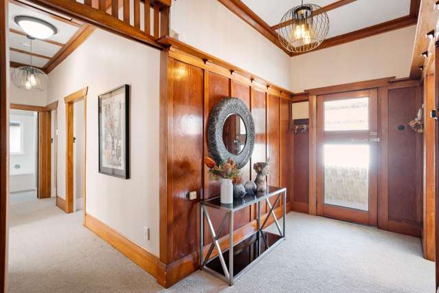 24 Queensway Three Kings_3