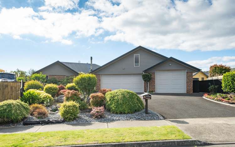 6 Kingsford Drive Stoke_25