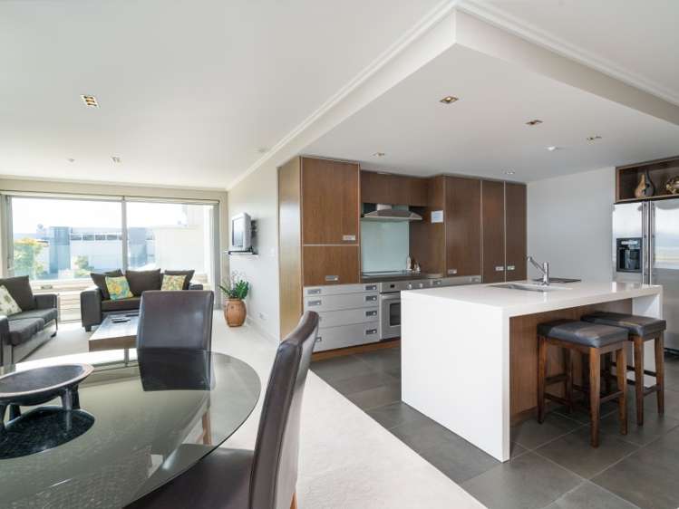 14/225 Lake Terrace Waipahihi_3