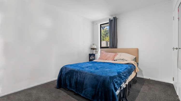 27 Awataha Crescent Pyes Pa_6