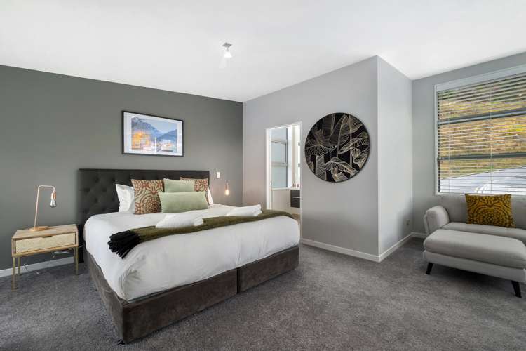 1/11 Gum Lane Queenstown_6