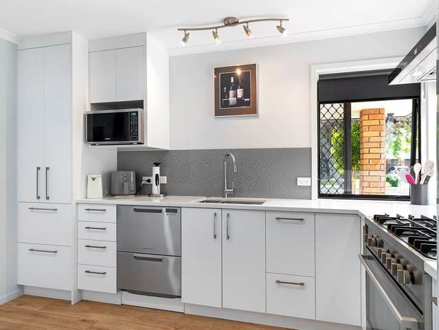 6 Stonebridge Park Drive Holdens Bay_4