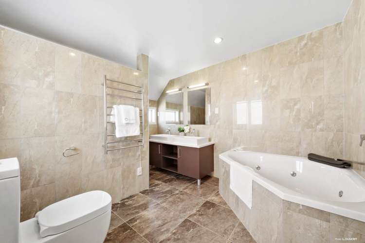 15 Onemana Way Te Atatu Peninsula_19