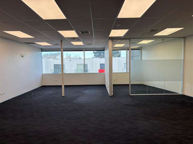 1B/6H Sir William Pickering Drive Burnside_1