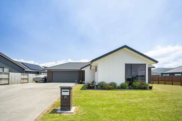 Beautiful Waterways Home