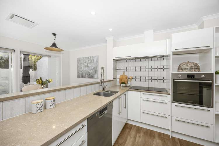 2/19 Seaview Avenue Northcote_8