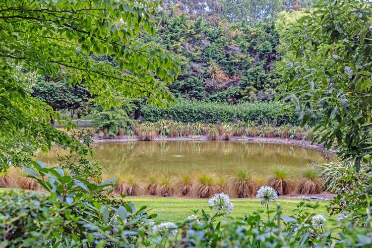 71 Hussey Road Northwood_35