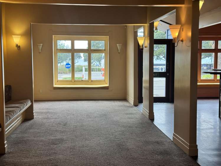 209 Marine Parade Napier South_3