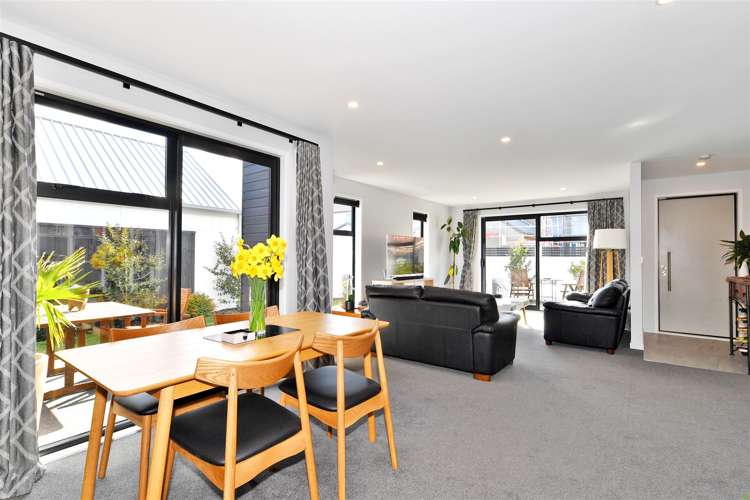 6 Faversham Lane Casebrook_11